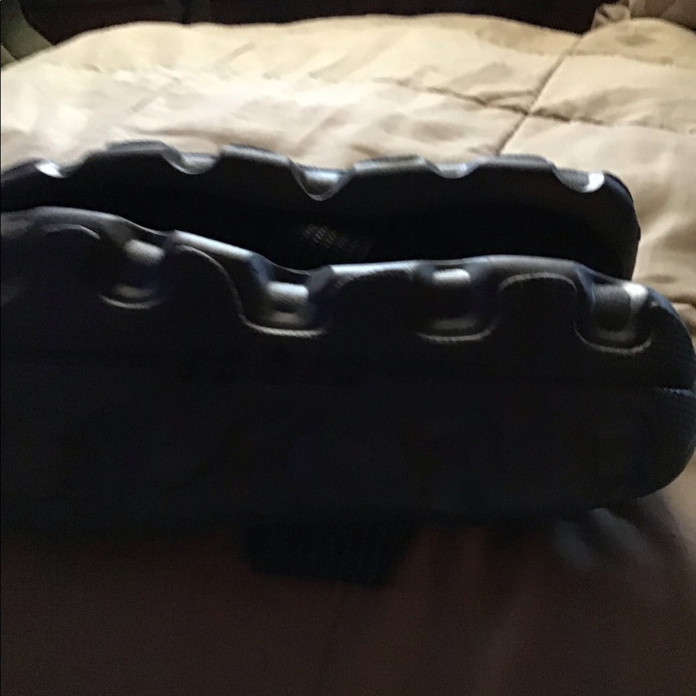 Shoes - Picture 2 of 3
